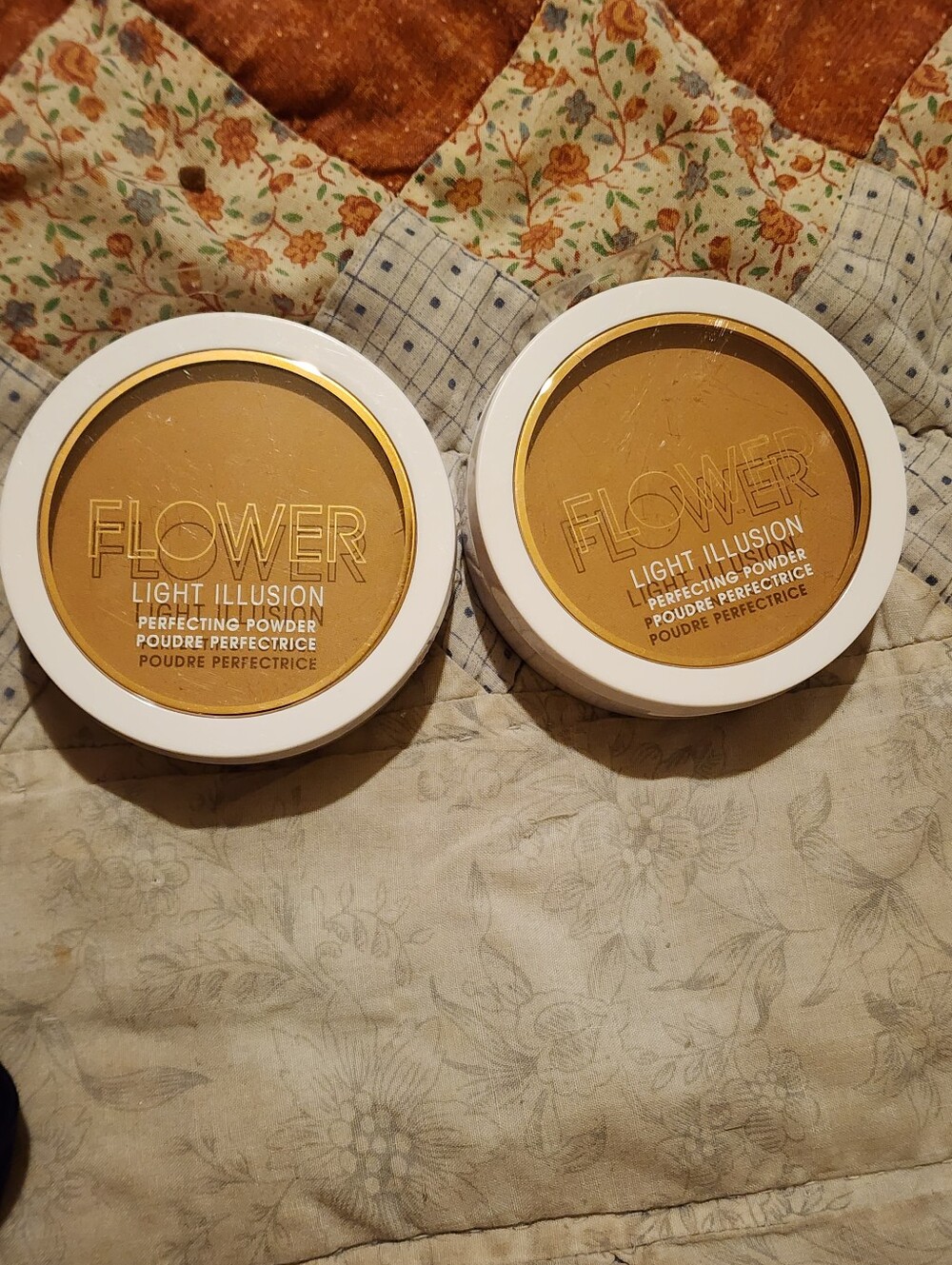 Lot Of Two Flower Beauty Light Illusion Perfecting Powder Sable